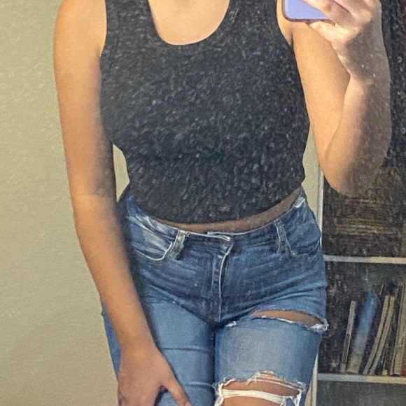 BRANDY MELVILLE - BLACK CONNOR TOP - Picture 2 of 2